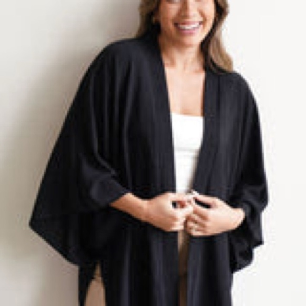 Carly Jean Los Angeles Olson Cardigan